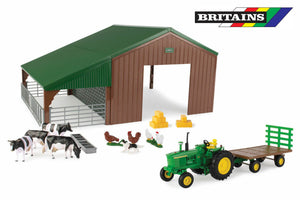 47024 Britains Limited Edition Farm Building With John Deere Tractor And Animals Buildings & Stables
