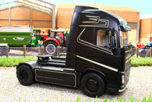 Load image into Gallery viewer, 6737 SIKU RADIO CONTROLLED VOLVO FH16 LORRY WITH BLUETOOTH HAND CONTROLLER