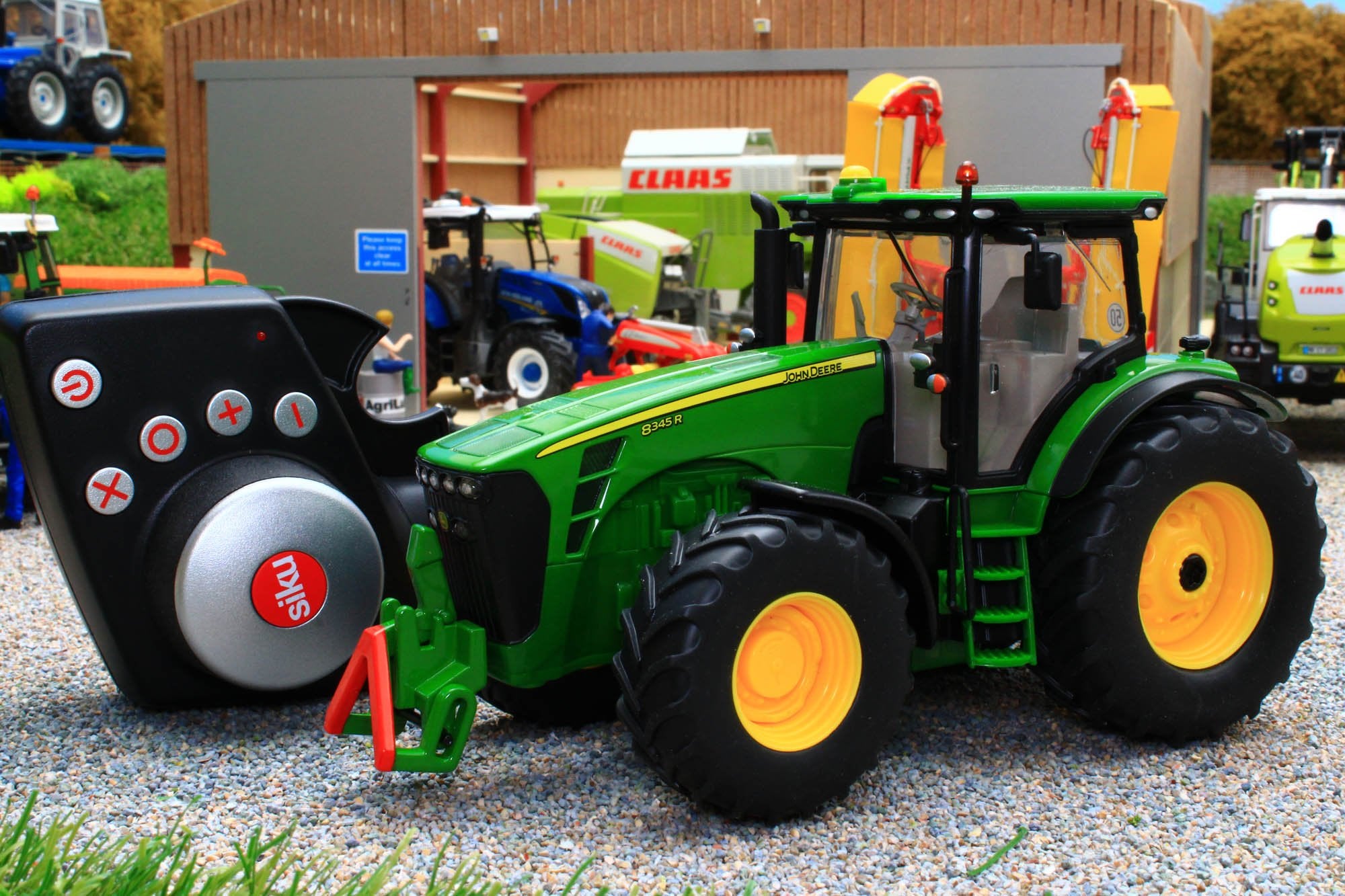 Tracteur télécommandé John Deere 8345 R SikuControl 1:32 pour enfant de Tracteur télécommandé John Deere 8345 R SikuControl 1:32 pour enfant de