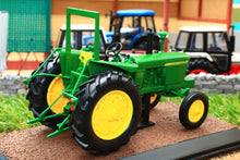 Load image into Gallery viewer, 7517009 Atlas 132 Scale John Deere 4020 Tractor 1967 Tractors And Machinery (1:32 Scale)