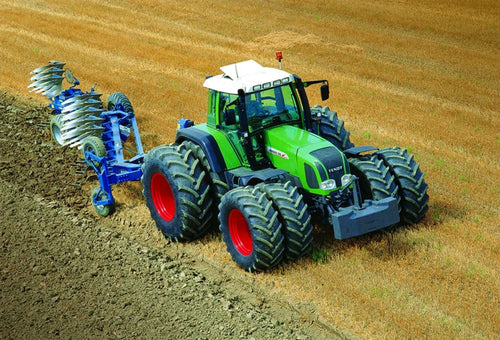 Greetings Card - Fendt Tractor with Duals + Plough