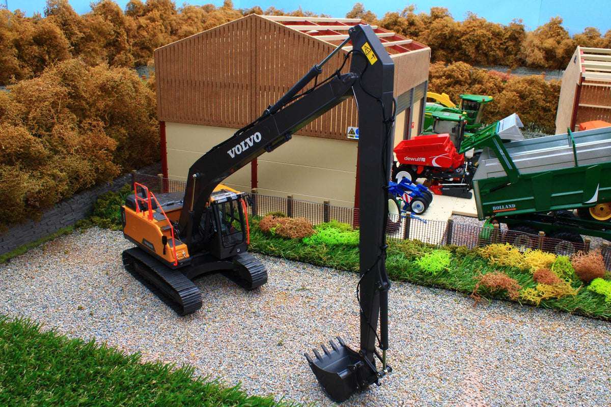 AT3200118 AT Collections 132 Scale Volvo EC220Elr Reach Crawler Excava ...