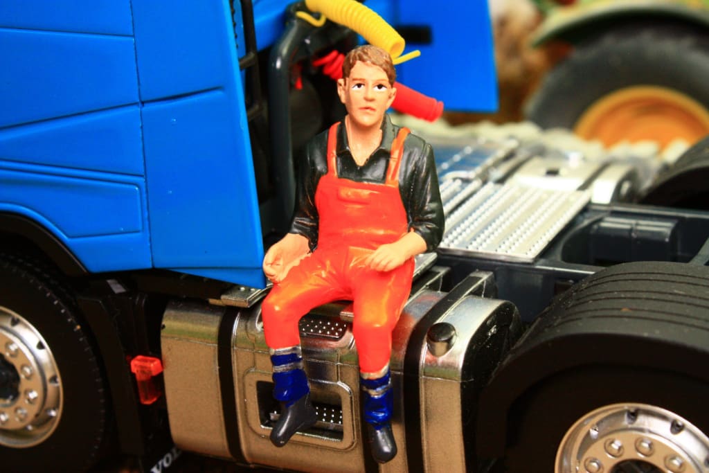AT32148 AT COLLECTIONS MACHINERY OPERATOR FIGURE