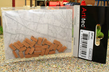 Load image into Gallery viewer, ATT387061 ARTITEC 1:87 SCALE SMALL SQUARE BALES X 30