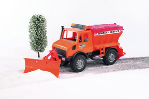 B02572 Bruder Mercedes-Benz Unimog winter service with clearing blade