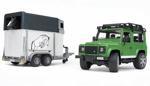 B02592 Bruder Land Rover Station Wagon With Horse Box And Tractors And Machinery (1:16 Scale)