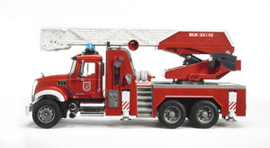 B02821 BRUDER MACK GRANITE FIRE ENGINE WITH WATER PUMP