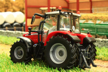 Load image into Gallery viewer, 43235 Britains Massey Ferguson 6718S Tractor Tractors And Machinery (1:32 Scale)