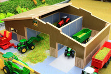 Load image into Gallery viewer, Front view of BT1870 1:87 Scale Multi-Purpose Farm Building