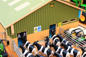 Bt2000 Herringbone Milking Parlour With Free Set Of Britains Fresian Cows Farm Buildings & Stables