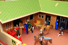 Load image into Gallery viewer, Bt8300 The Stable Yard With Free Britains Horse And Rider Set! Farm Buildings &amp; Stables (1:32 Scale)