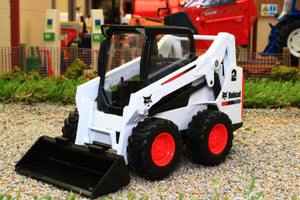 BUR318001 BURAGO 132 SCALE BOBCAT S590 SKID STEER LOADER WITH BUCKET