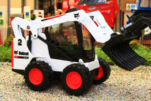 Load image into Gallery viewer, BUR318002 BURAGO 132 SCALE BOBCAT S590 SKID STEER LOADER WITH GRAPPLE