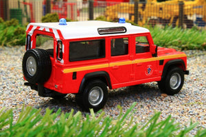 BUR32003 BURAGO 1:50 SCALE Land Rover Defender 110  Emergency