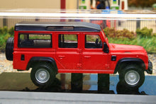 Load image into Gallery viewer, BUR32060R Burago 1:43 Scale Land Rover Defender 110  in Red