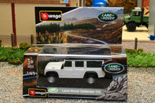 Load image into Gallery viewer, BUR32060W Burago 1:43 Scale Land Rover Defender 110 in White