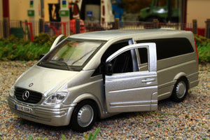 BUR43028 BURAGO 132 SCALE MERCEDES VITO VAN IN SILVER