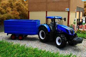 BUR44067A BURAGO 132 SCALE New Holland T7 HD Tractor and Grain Trailer with 3 round bales