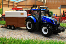 Load image into Gallery viewer, BUR44069 BURAGO 132 SCALE NEW HOLLAND T7 HD 4WD TRACTOR WITH HORSE BOX