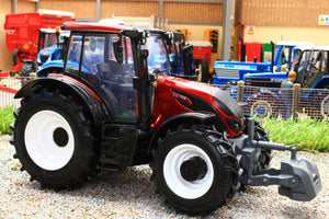 BUR44071 BURAGO 132 SCALE VALTRA N174 4WD TRACTOR