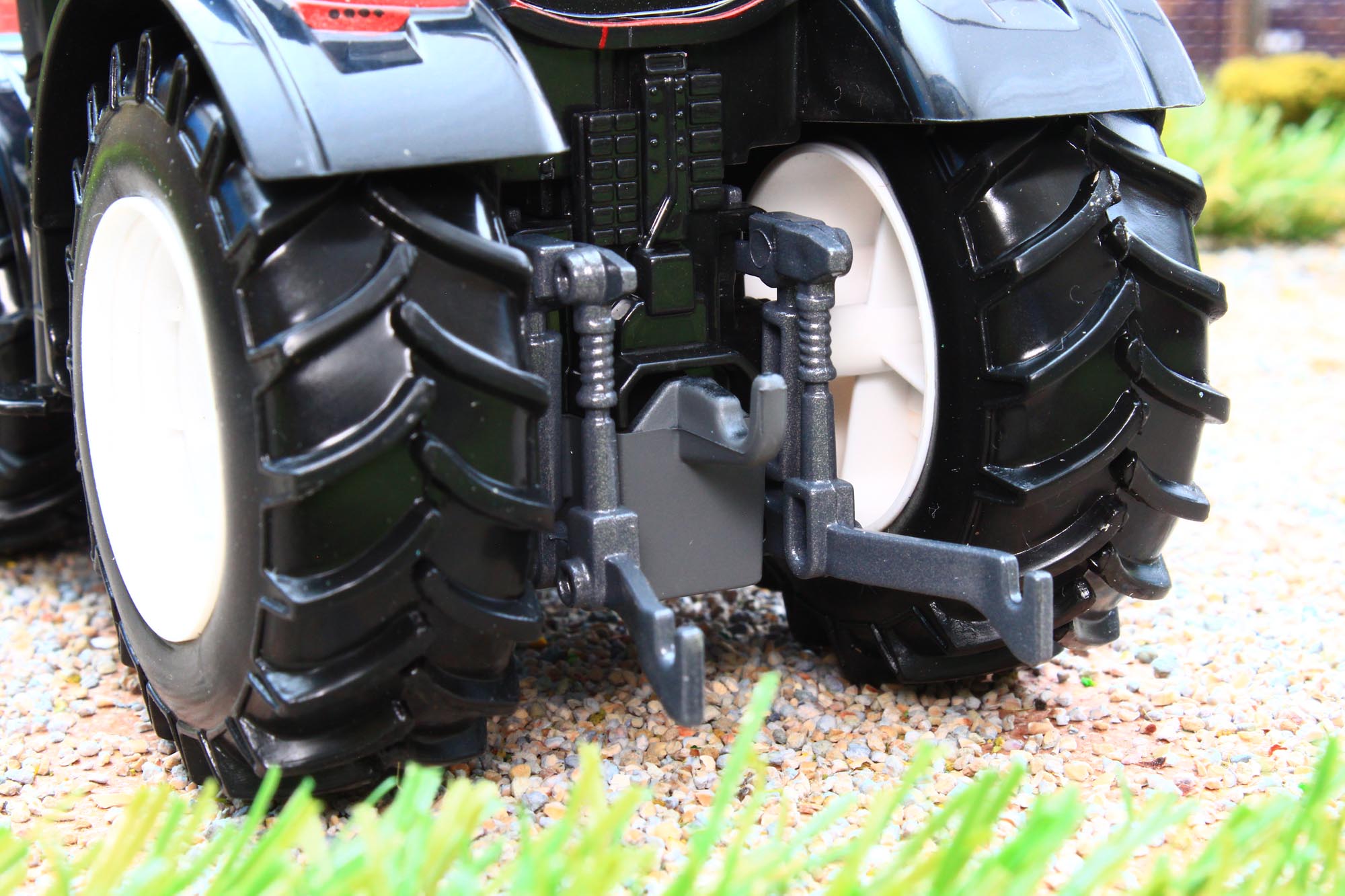 Tracteur Agricole VALTRA N174 à L'échelle 1:32 - Modèle Bburago Avec Chargeur Avant - Jouet Collection