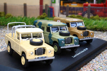 Load image into Gallery viewer, CAR713PND011 Oxford Diecast Cararama 1:72 Scale Land Rover Series III 3 Vehicle Set