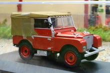 Load image into Gallery viewer, CORVA11118 CORGI 1:43 Scale Land Rover Series 1 80 Poppy Red