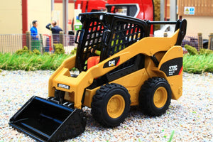 DM85167 DIECAST MASTERS CAT 272C SKID STEER LOADER 132 SCALE