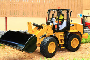 DM85294 DIE CAST MASTERS 132 SCALE CAT 910K WHEELED LOADER