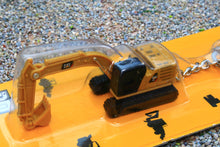 Load image into Gallery viewer, DM85981 Die Cast Masters CAT Micro 320 Hydraulic Excavator Keyring