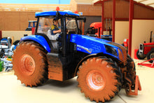 Load image into Gallery viewer, EX-DISPLAY Muddy 3273 Siku New Holland T8.390 Tractor