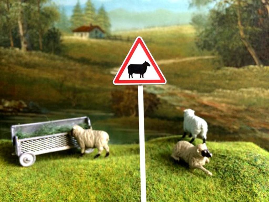HLT-FBS04 Road Sign Post - Sheep Warning – Brushwood Toys