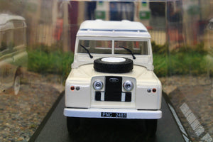 GRE86562 Greenlight Land Rover 88 Series IIa Station Wagon Ace Ventura