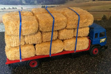 Load image into Gallery viewer, HLT-WM082 Ratchet Straps (Blue) holding straw bales on lorry