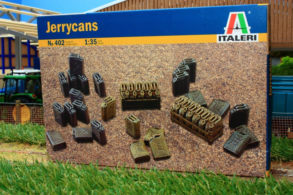Italeri 0402S Petrol Can - Plastic Model Kit, 1:43 Scale