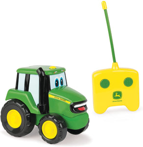 42946 BRITAINS JOHN DEERE RADIO CONTROLLED JOHNNY TRACTOR