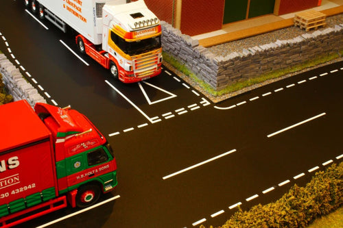 JTD1003 MAIN ROAD T-JUNCTION (1:50 SCALE)