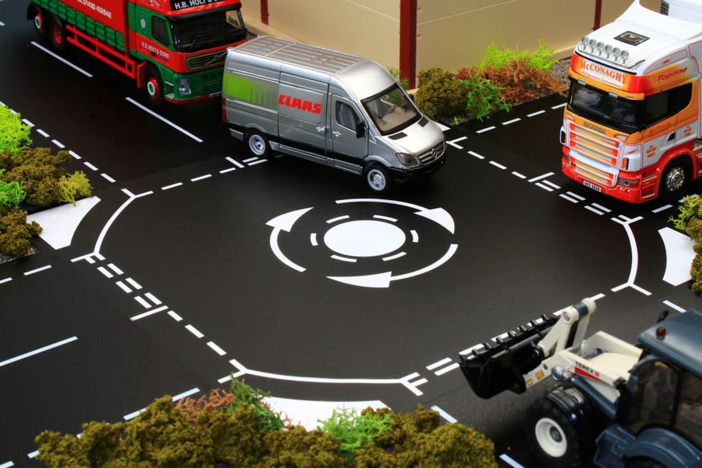 JTD1004 Mini Rounabout (1:50 Scale) – Brushwood Toys