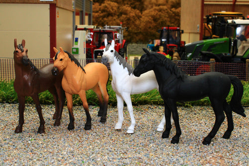 KG0199 Kids Globe 132 Scale Horses (Set of 4)