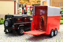 Load image into Gallery viewer, KG1712 KIDS GLOBE LAND ROVER 110 WITH HORSE BOX