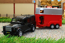 Load image into Gallery viewer, KG1712 KIDS GLOBE LAND ROVER 110 WITH HORSE BOX