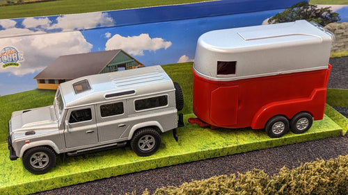 KG1712/13 KIDS GLOBE LAND ROVER 110 WITH HORSE BOX - ONLY AVAILABLE IN SILVER & SILVER/RED COMBINATION
