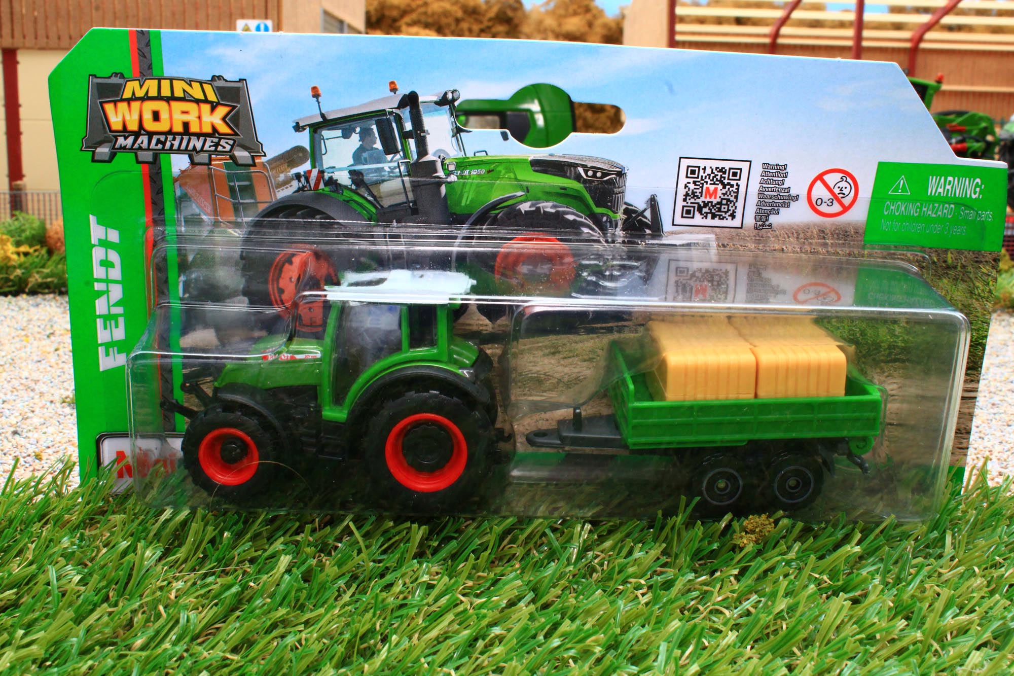 MAI15590FT Maisto 1 87 Scale Fendt 4wd Tractor With Tipping Trailer An mai15590ft-maisto-1-87-scale-fendt-4wd-tractor-with-tipping-trailer-an