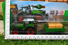 Load image into Gallery viewer, MAI15590FT Maisto 1:87 Scale Fendt 4wd Tractor with tipping trailer and bales