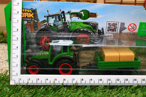 MAI15590FT Maisto 1:87 Scale Fendt 4wd Tractor with tipping trailer and bales
