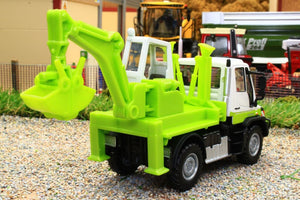 MAI19145 Maisto 1:43 Scale Mercedes Unimog Construction Truck