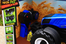 Load image into Gallery viewer, MAI82721 MAISTO 1:18th Scale Radio Controlled New Holland T8.435 Tractor