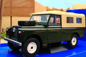 MCG18118 MCG 1:18 Scale Land Rover 109 Pick Up Series II Dark Green RHD 1959