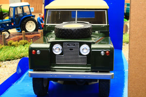 MCG18118 MCG 1:18 Scale Land Rover 109 Pick Up Series II Dark Green RHD 1959
