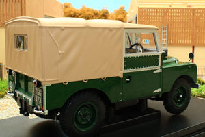 MCG18179 MODELCARGROUP 1:18 SCALE Land Rover Series I in Dark Green
